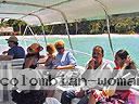 cartagena-women-boat-1104-13