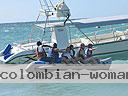 cartagena-women-boat-1104-41